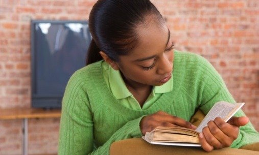 black-girl-reading